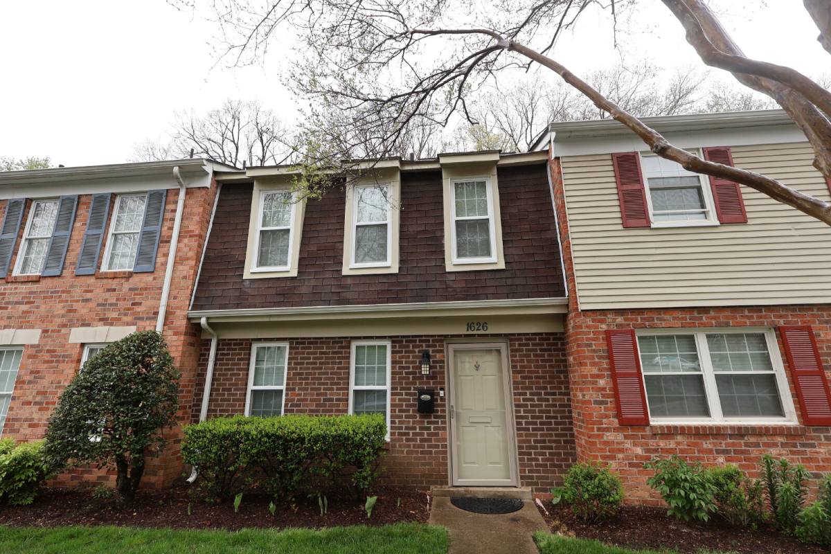 Townhouse for rent at 1626 Heritage Hill Dr, Henrico, VA 23238