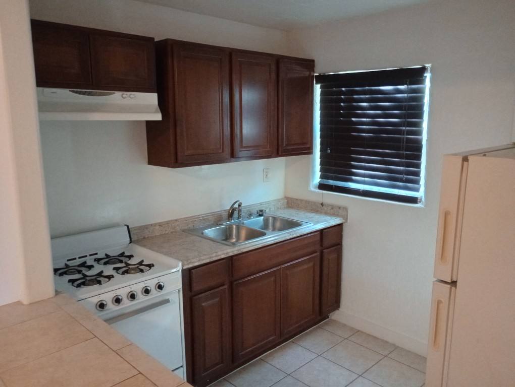 Apartment for rent at 406 N Stuart Blvd #B, Eloy, AZ 85131