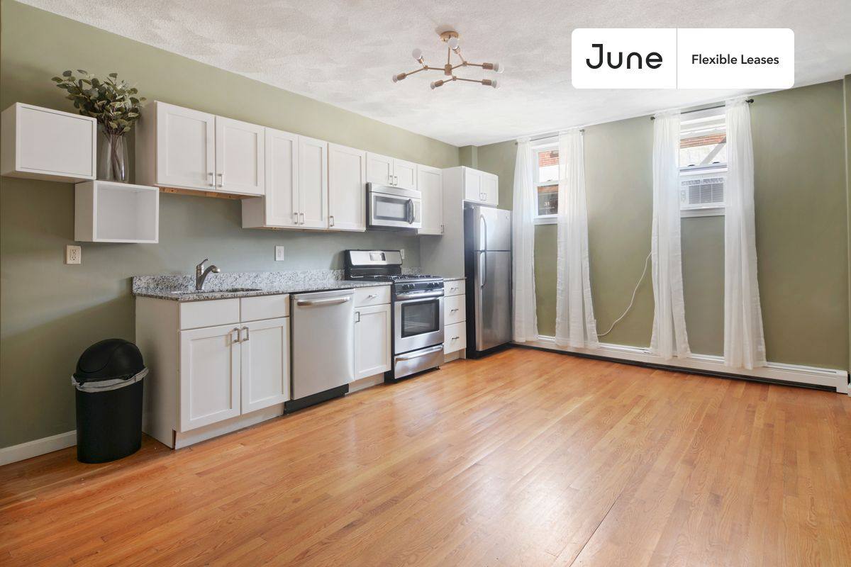 Apartment for rent at 36 N Bennet St #1, Boston, MA 02113