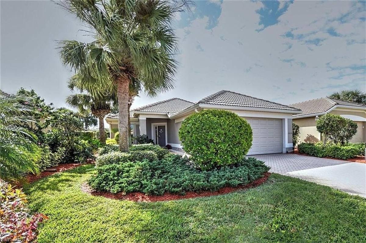 House for rent at 10018 Oakhurst Way, Fort Myers, FL 33913