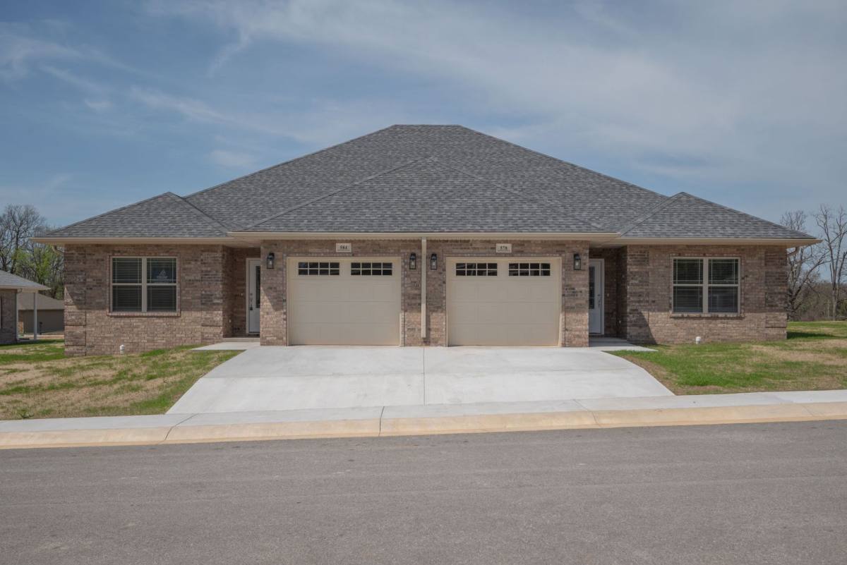 House for rent at 578 Pineview St, Neosho, MO 64850