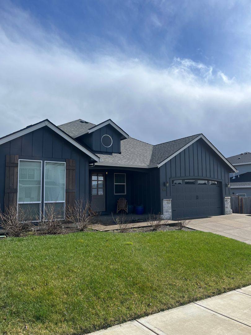 House for rent at 496 NW Cascade Mountain Dr, Dallas, OR 97338