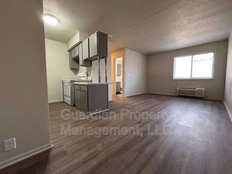Apartment for rent at 1602 Brookside Dr #122, Saint Joseph, MO 64506