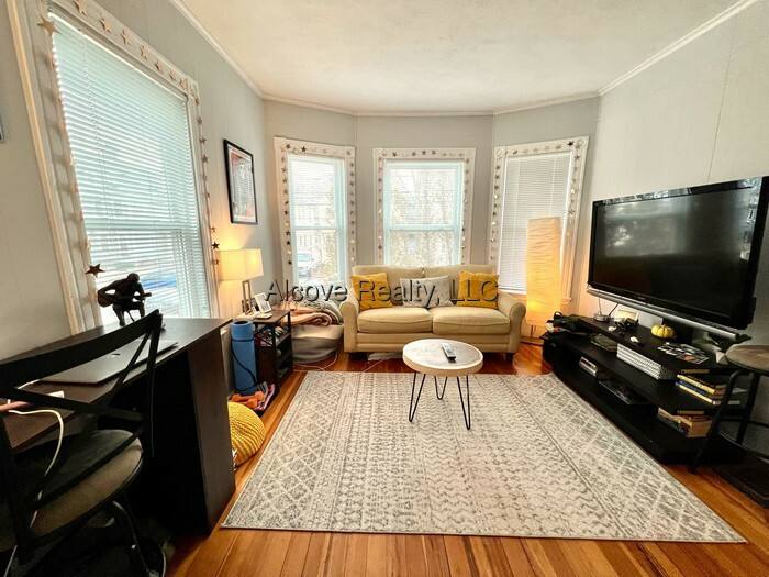Apartment for rent at 69 Raymond Ave #1R, Somerville, MA 02144