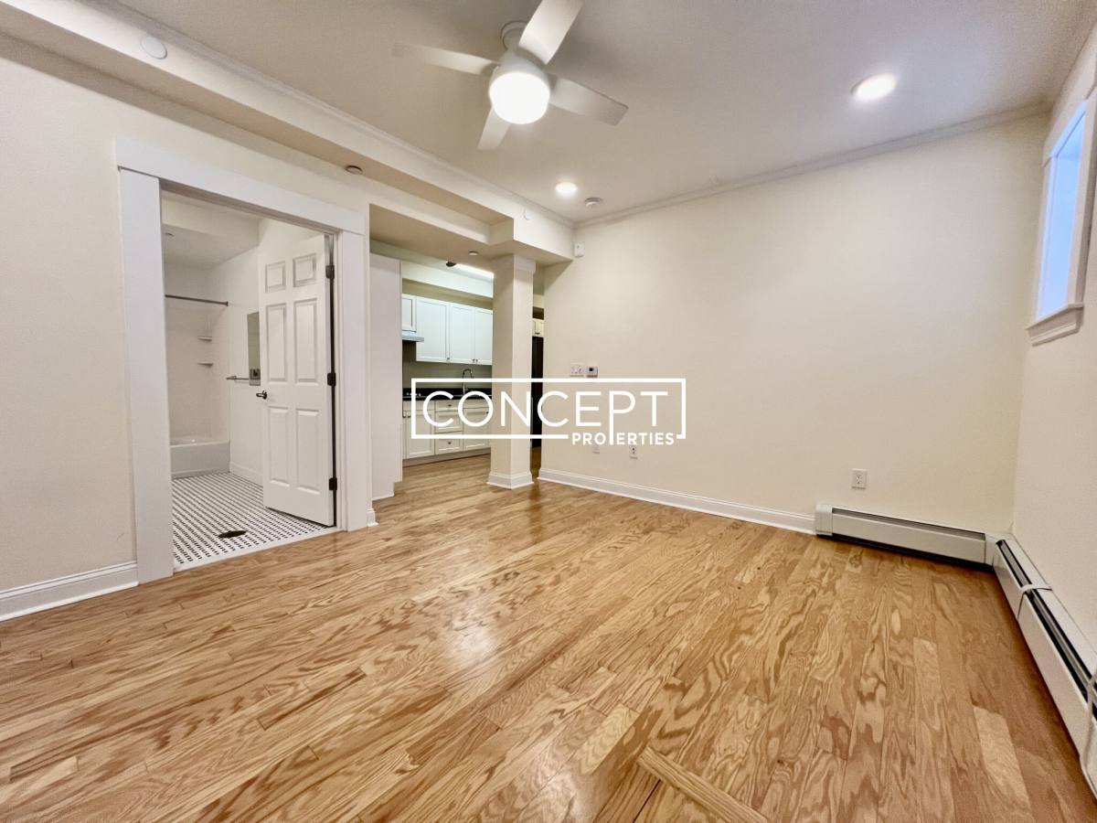 Apartment for rent at 219 Commonwealth Ave #5, Chestnut Hill, MA 02467