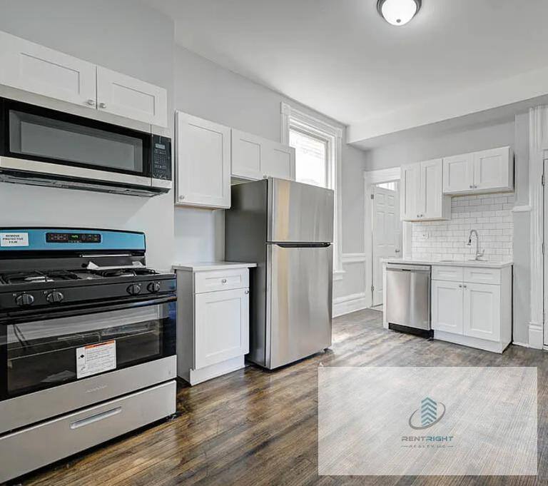 Apartment for rent at 2926 S Wallace St #F, Chicago, IL 60616