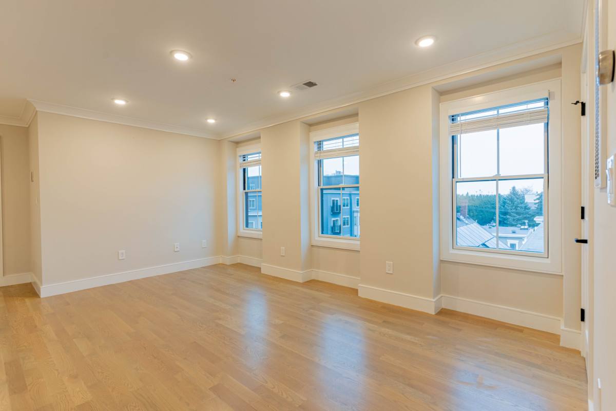 Apartment for rent at 303 Maverick St #4, East Boston, MA 02128