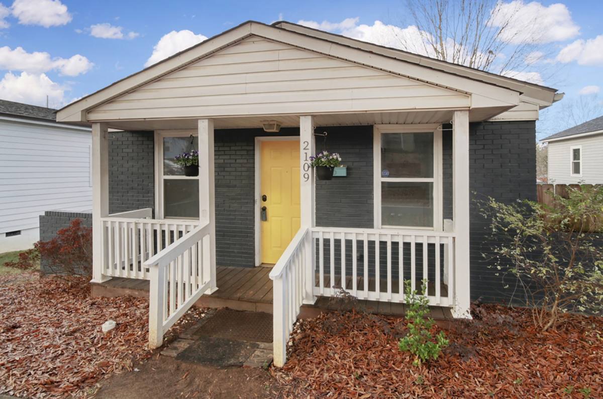 House for rent at 2109 Rush Wind Dr, Charlotte, NC 28206