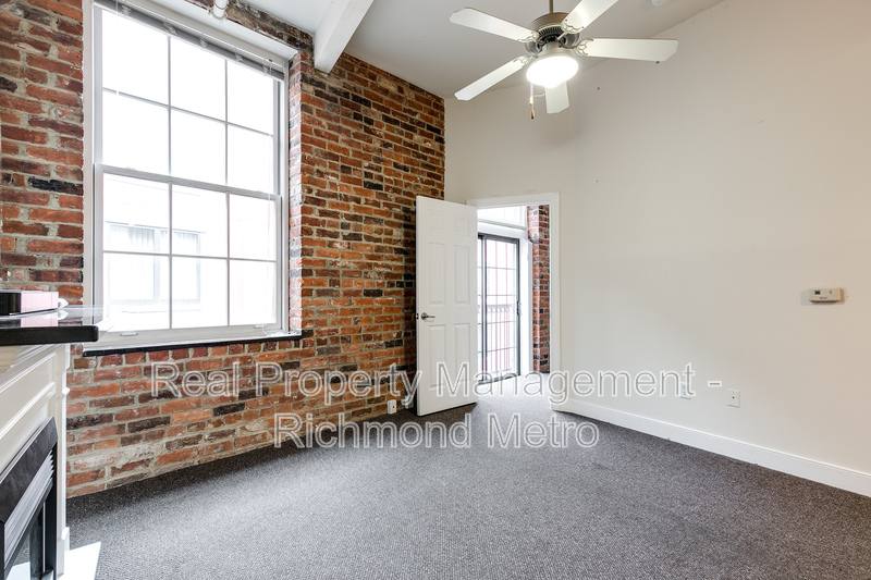 Apartment for rent at 1321 1 2 E Main St #302, Richmond, VA 23219