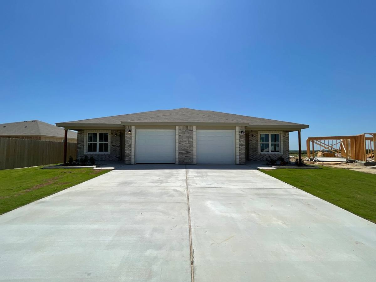 Townhouse for rent at 1911 Castroville Trail, Copperas Cove, TX 76522