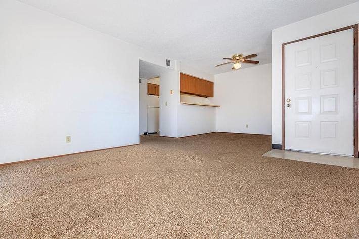 Apartment for rent at 333 E Cinnamon Dr, Lemoore, CA 93245