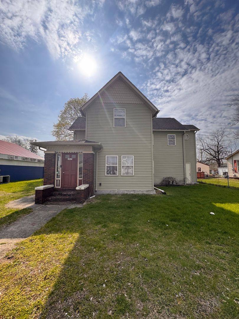 Apartment for rent at 1415 W Franklin St, Elkhart, IN 46516