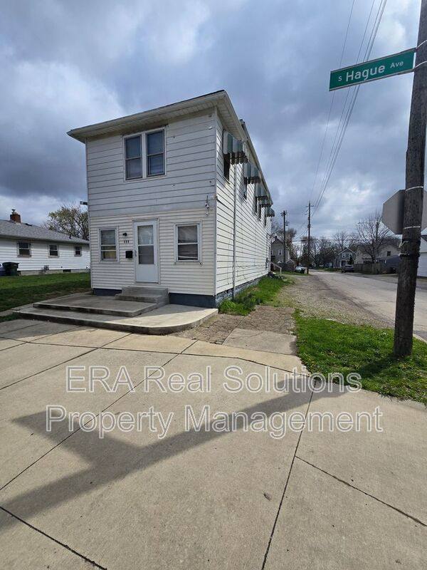 Apartment for rent at 406 1 2 S Hague Ave, Columbus, OH 43204