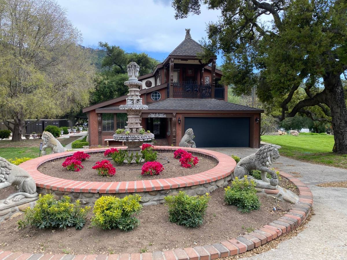 House for rent at 10484 Creek Rd, Ojai, CA 93023