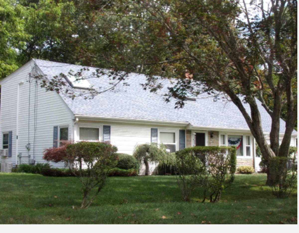 House for rent at 5 Grassy Plain Rd, Barrington, RI 02806