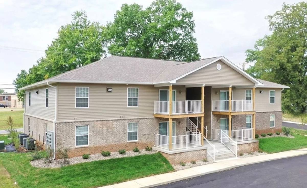 Apartment for rent at 3309 Silverthorn Lane, Louisville, KY 40299