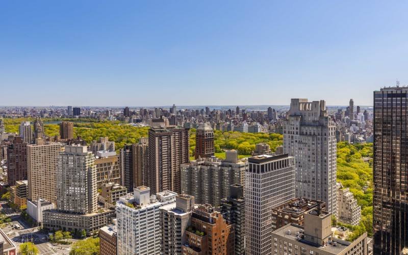Apartment for rent at 124 W 60th St #22A, New York, NY 10023
