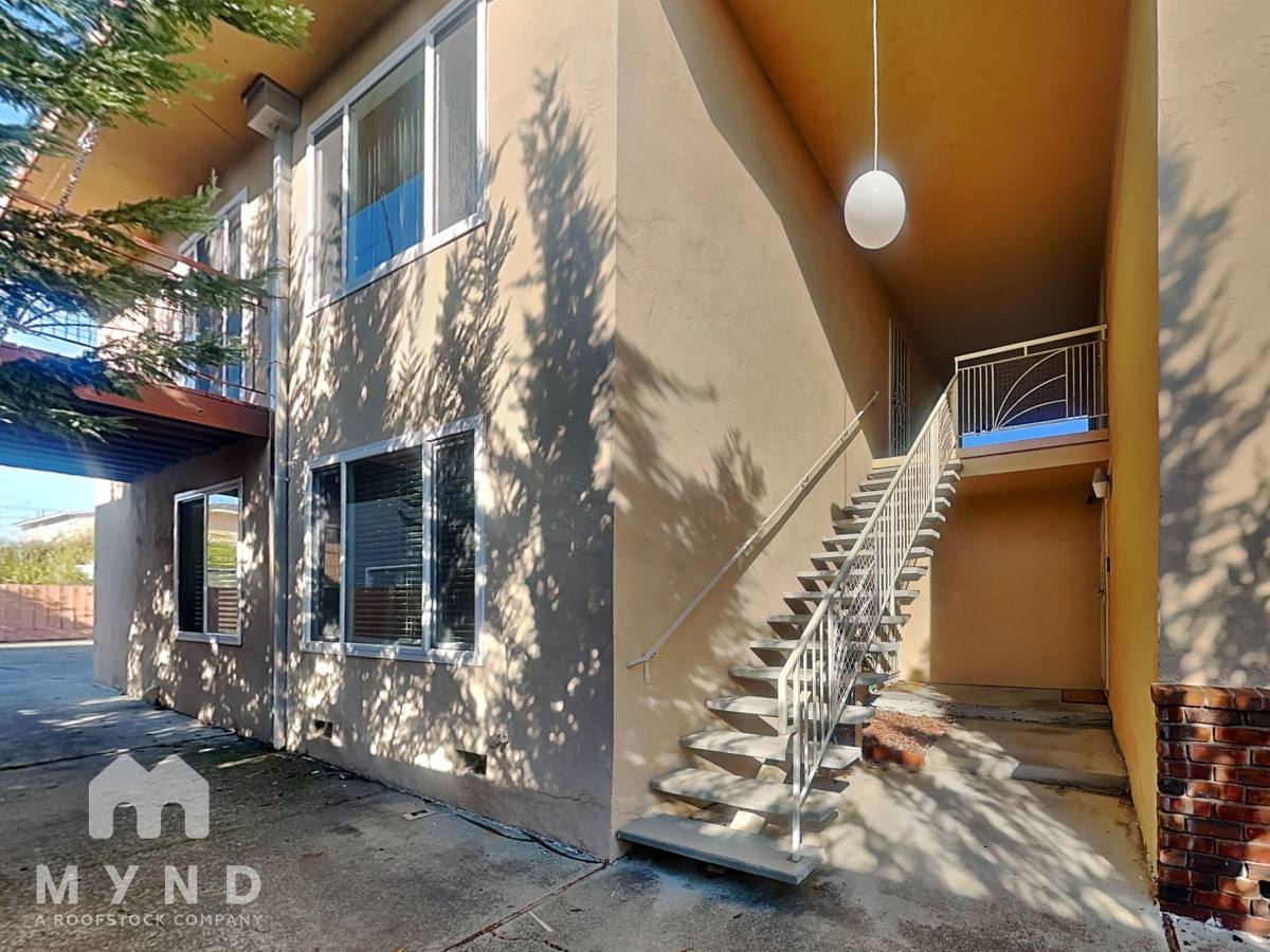 Apartment for rent at 3757 39th Ave #4, Oakland, CA 94619