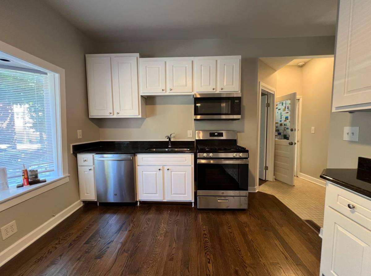Apartment for rent at 1501 W Highland #1, Chicago, IL 60660