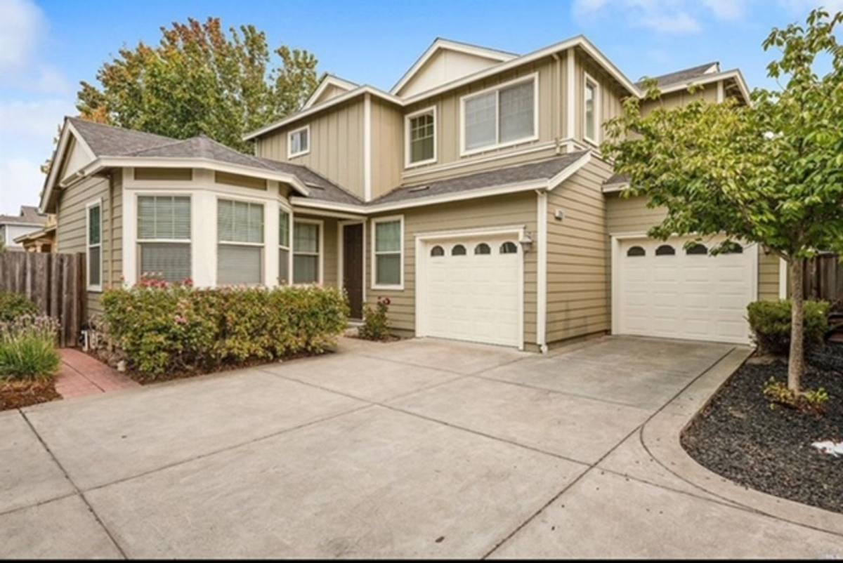 House for rent at 2351 Tedeschi Dr, Santa Rosa, CA 95403