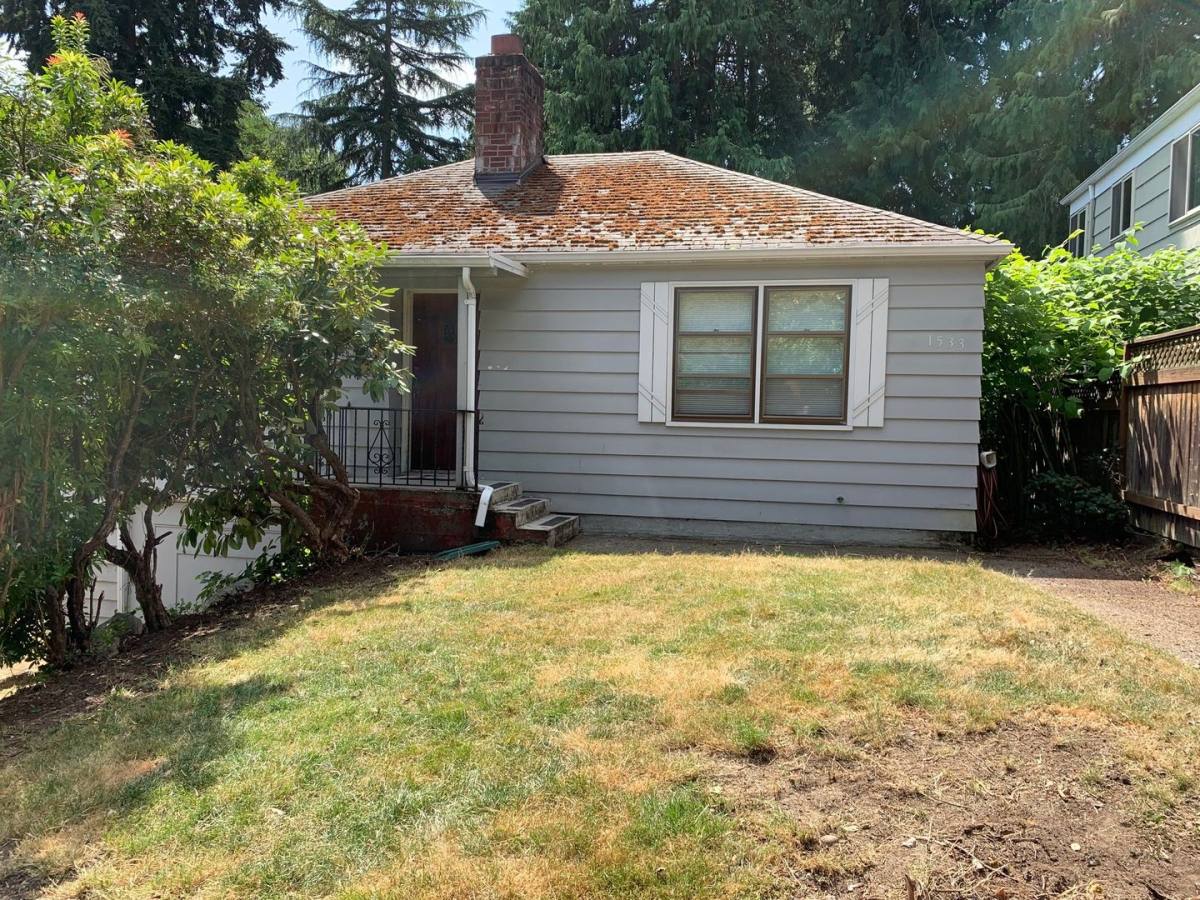 House for rent at 1533 NE 94th St, Seattle, WA 98115