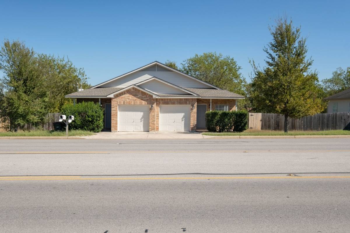 Townhouse for rent at 2300 S Bagdad Rd, Leander, TX 78641