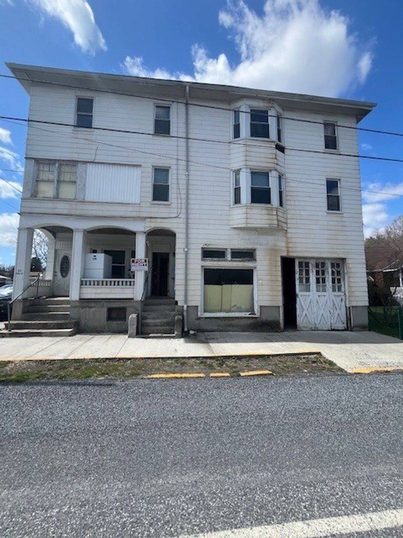 Apartment for rent at 10 Valley St, New Philadelphia, PA 17959