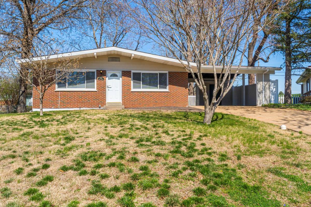 House for rent at 2705 Belair Terrace, Florissant, MO 63033