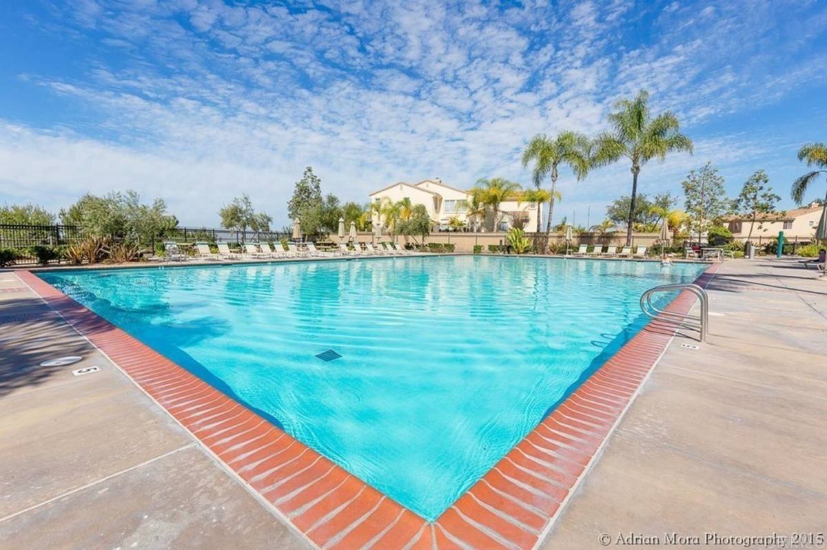 Townhouse for rent at 2122 Cantata Dr, Chula Vista, CA 91914
