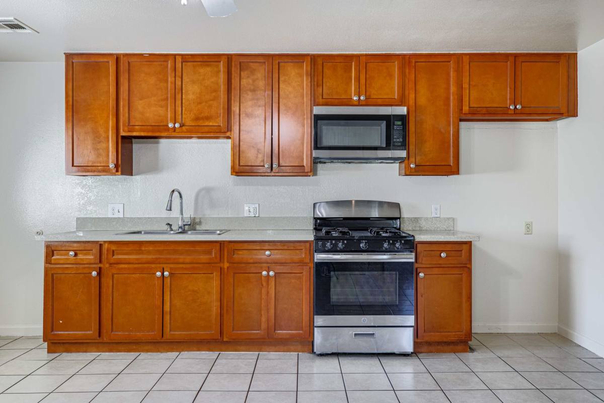 Apartment for rent at 519 W 11th St, Merced, CA 95341