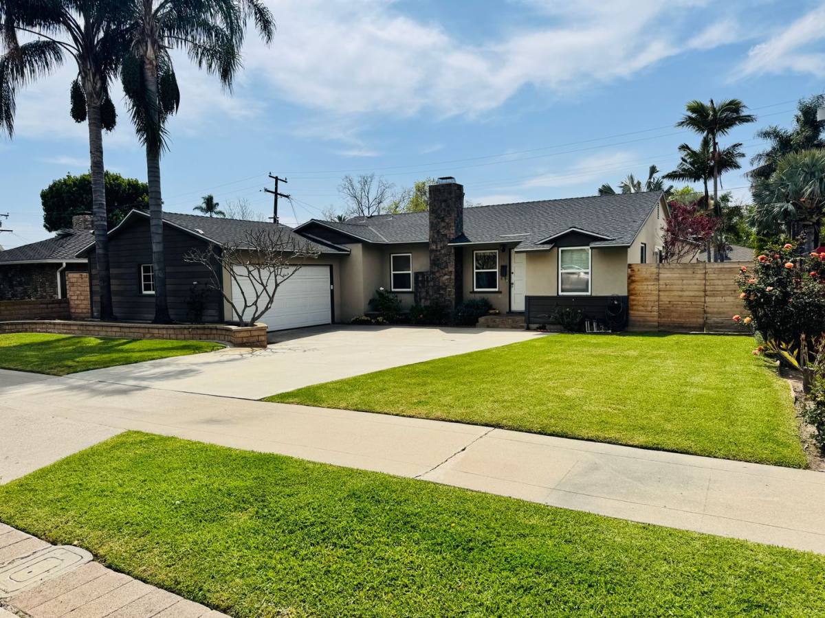 House for rent at 166 N California St, Orange, CA 92866