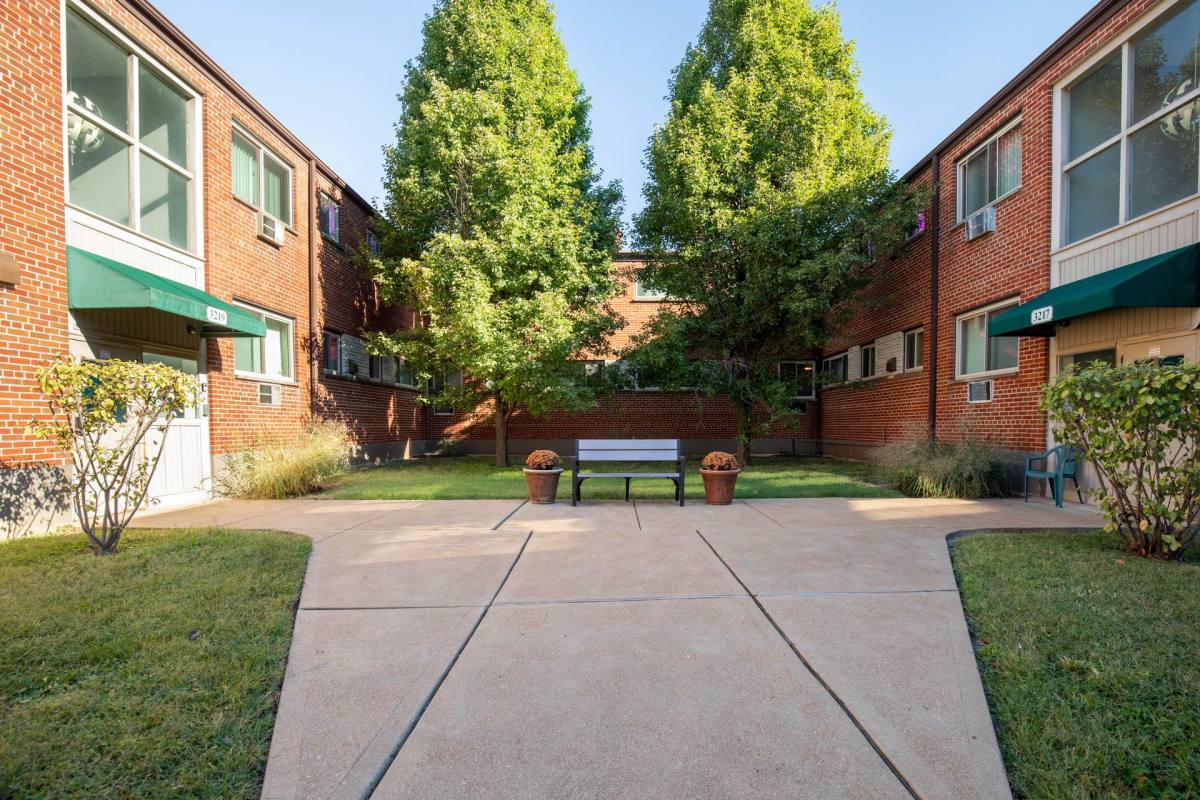 Apartment for rent at 3219 Russell, Saint Louis, MO 63104