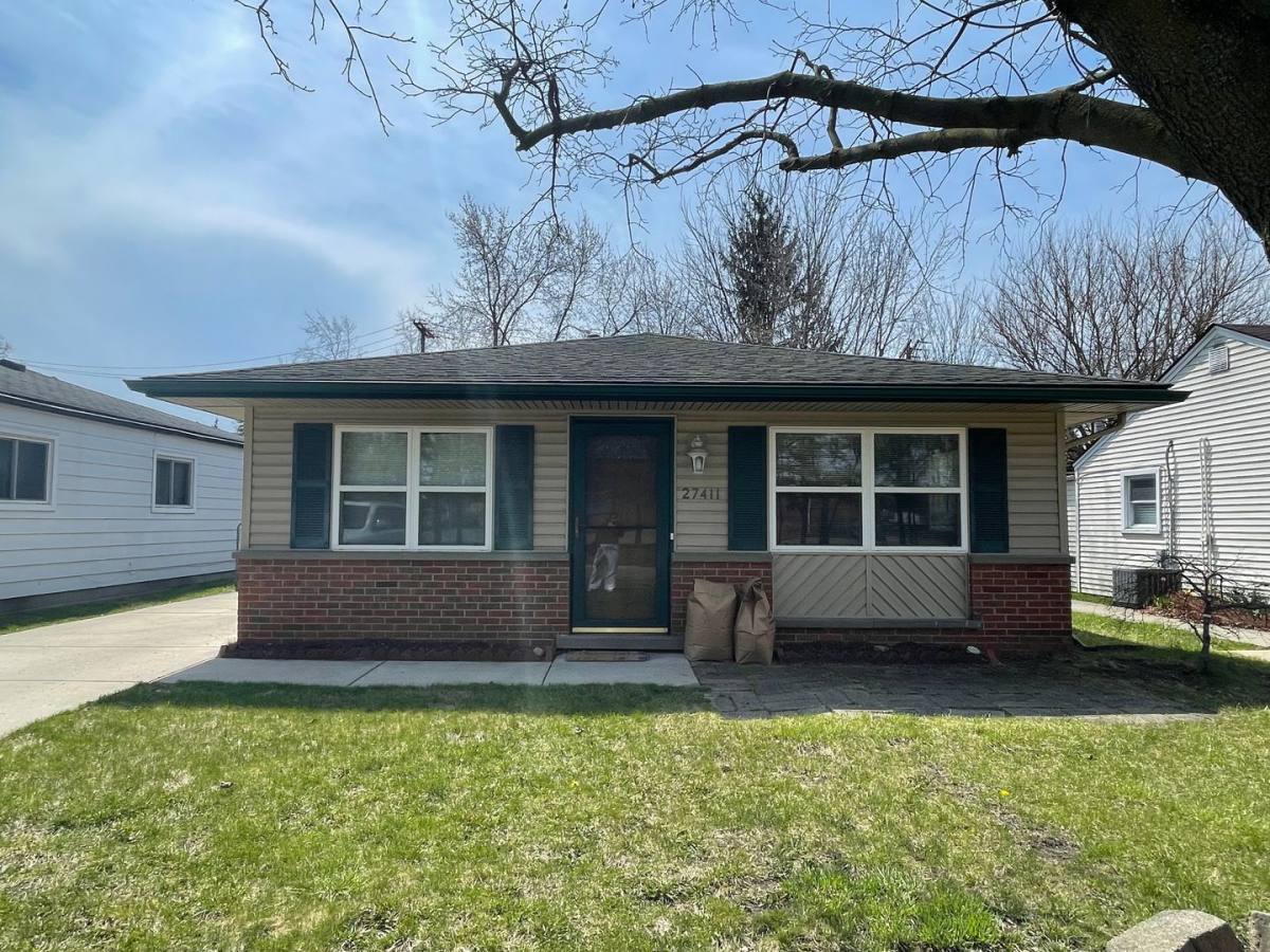 House for rent at 27411 Long St, Livonia, MI 48152