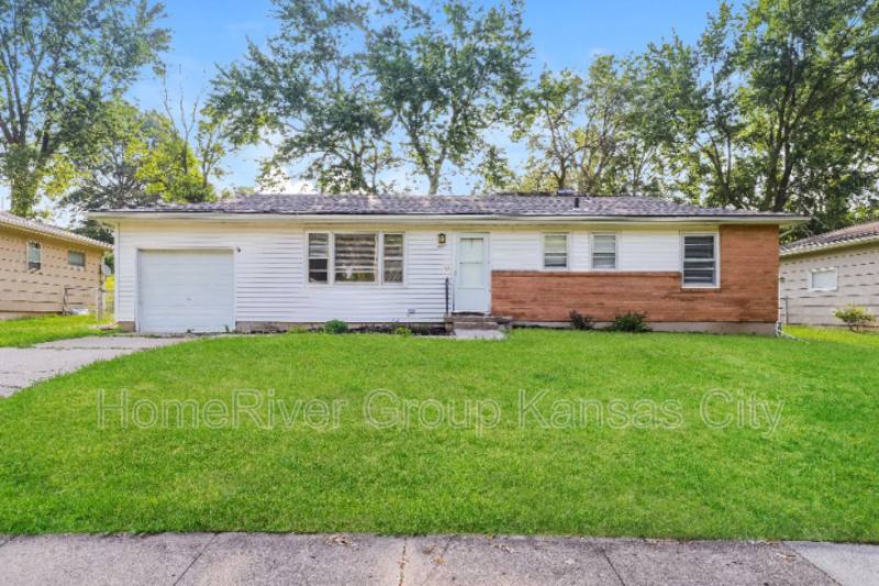 House for rent at 5507 N Lydia Ave, Kansas City, MO 64118