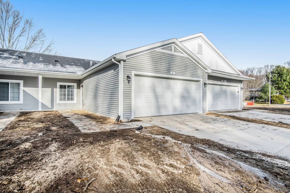 Condo for rent at 15901 Cedar Dr, Grand Haven, MI 49417