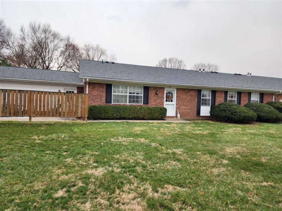Apartment for rent at 112 E Southglen Dr, Terre Haute, IN 47802