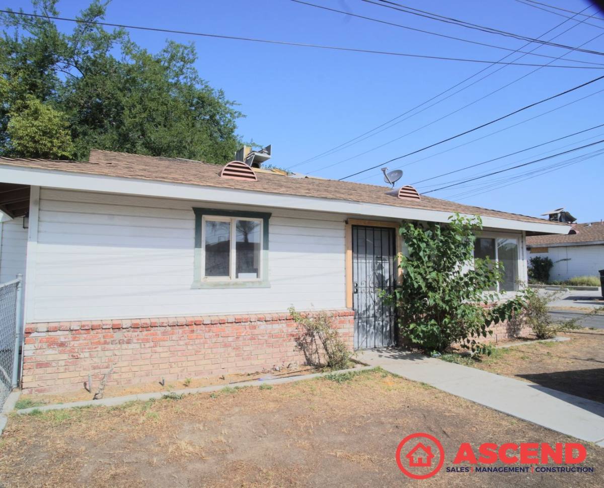 Apartment for rent at 528 Jackson St, Bakersfield, CA 93308