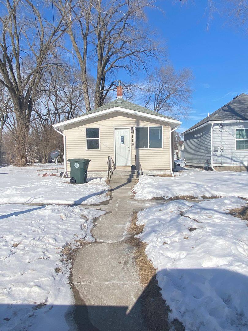 House for rent at 119 Oneida St, Waterloo, IA 50703
