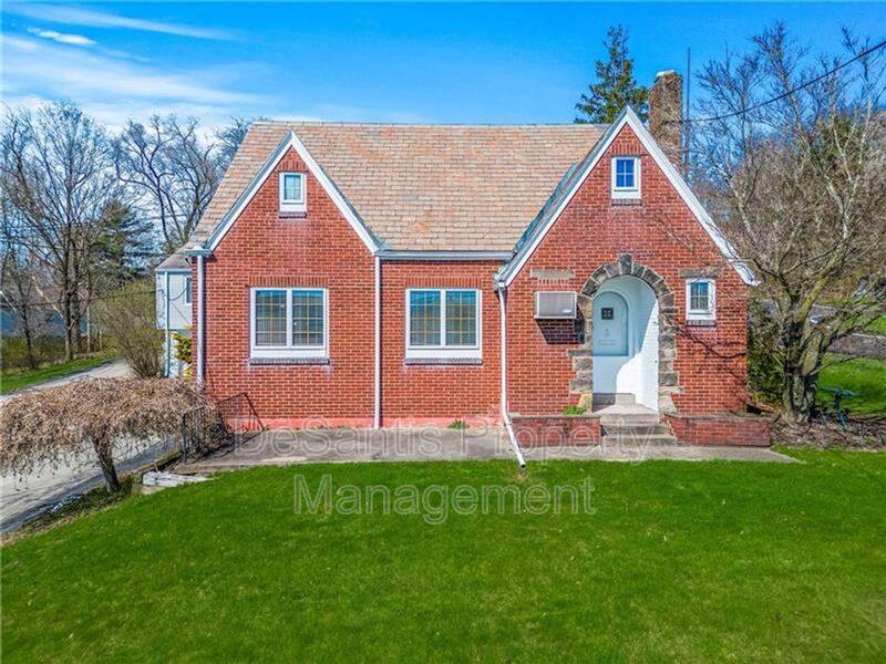 House for rent at 4499 Mount Royal Blvd, Allison Park, PA 15101