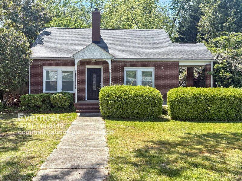 House for rent at 9 W Main St, Hampton, GA 30228