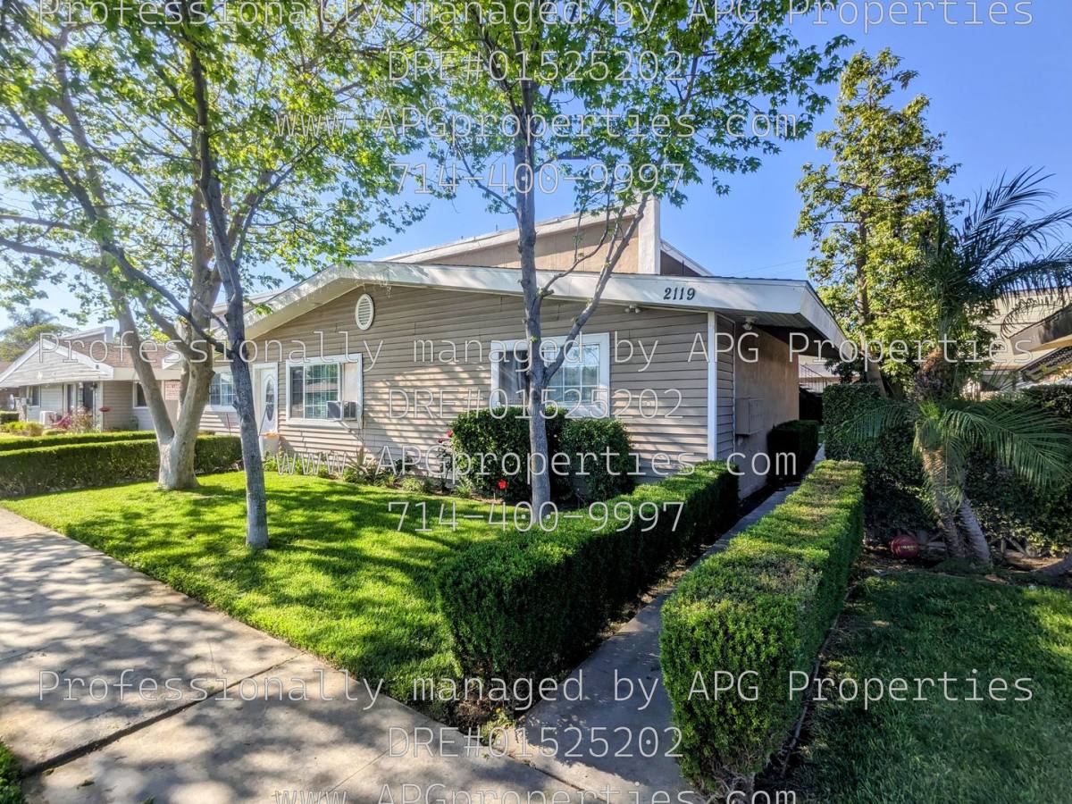 Apartment for rent at 2119 E Westport Dr #5, Anaheim, CA 92806