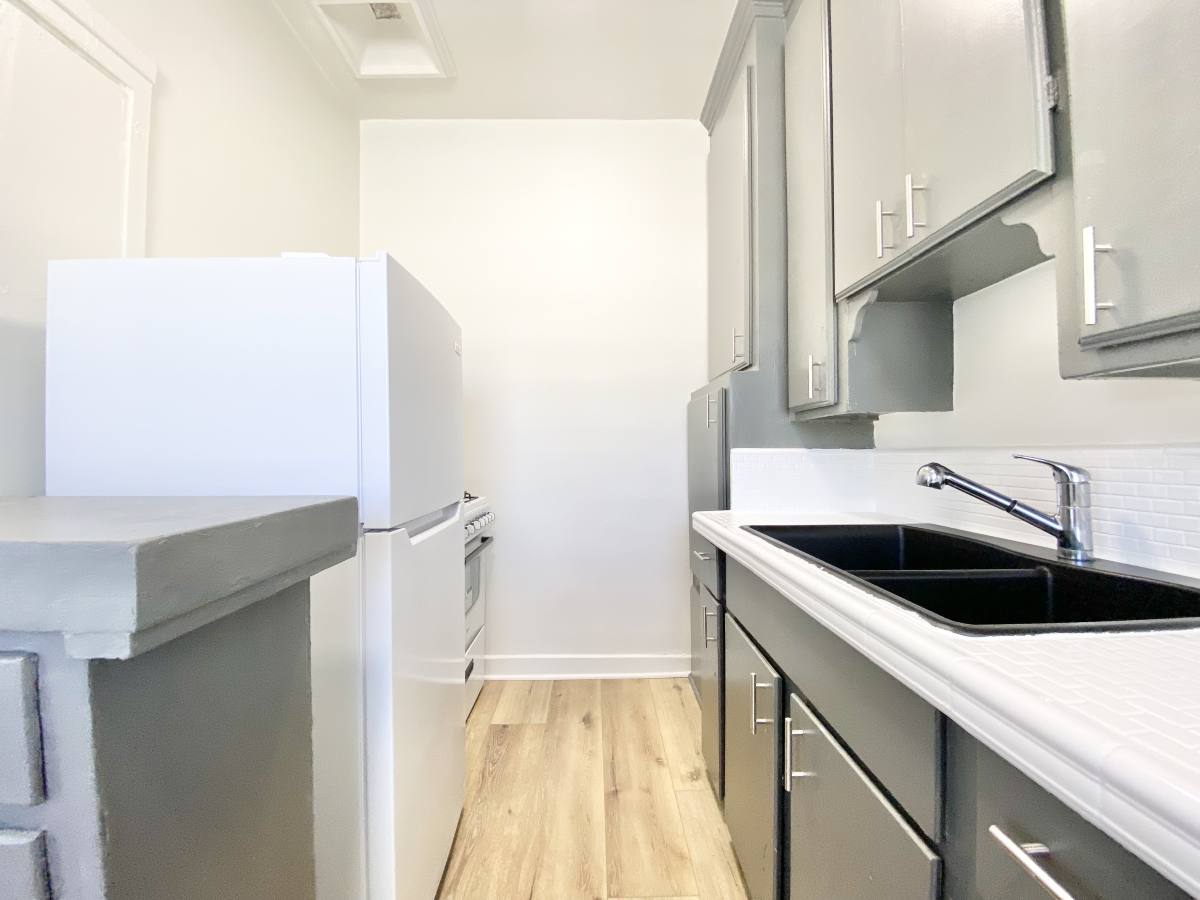 Apartment for rent at 456 S Catalina St #209, Los Angeles, CA 90020