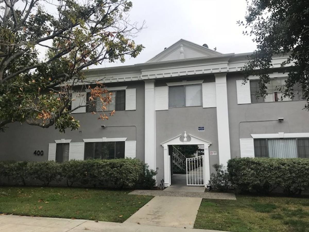 Apartment for rent at 400 N Mentor Ave, Pasadena, CA 91106