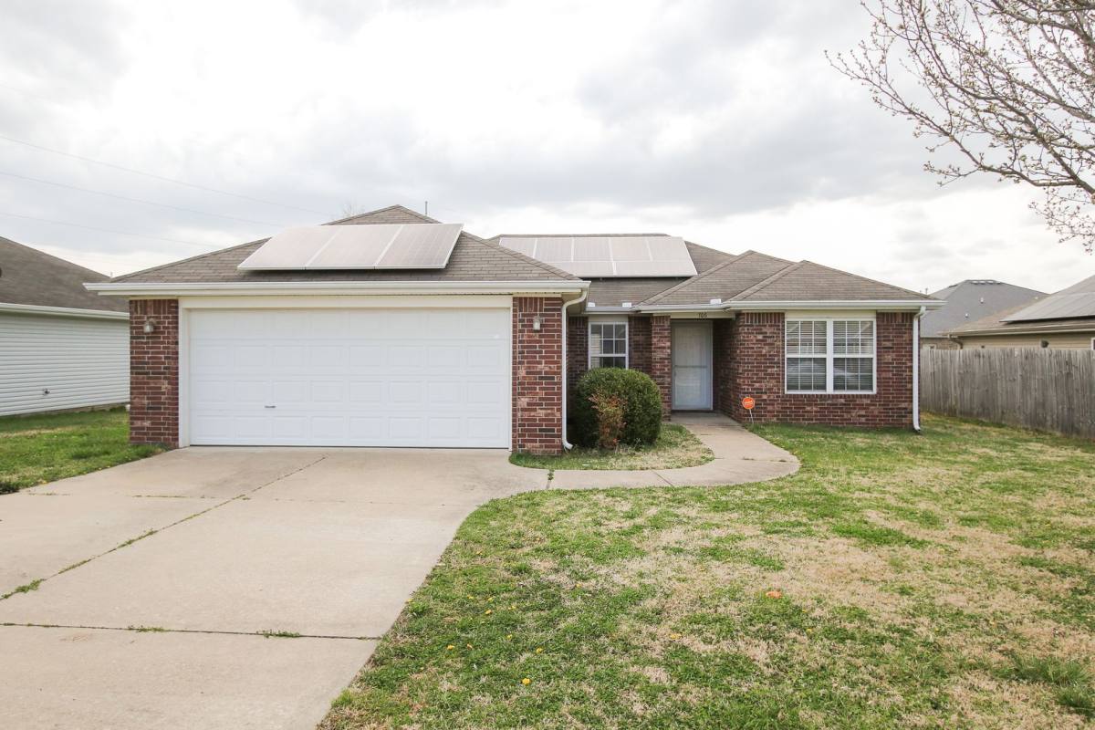 House for rent at 706 SW Sandrock Rd, Bentonville, AR 72712