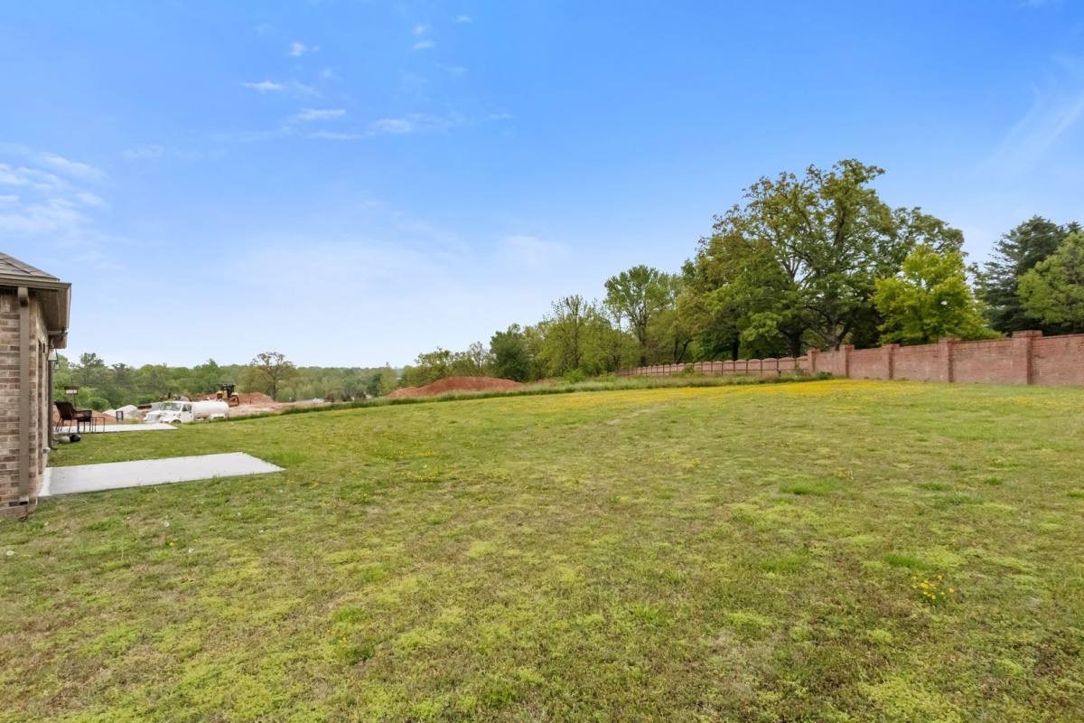 Apartment for rent at 4882 N Castlewood Lane, Springdale, AR 72764
