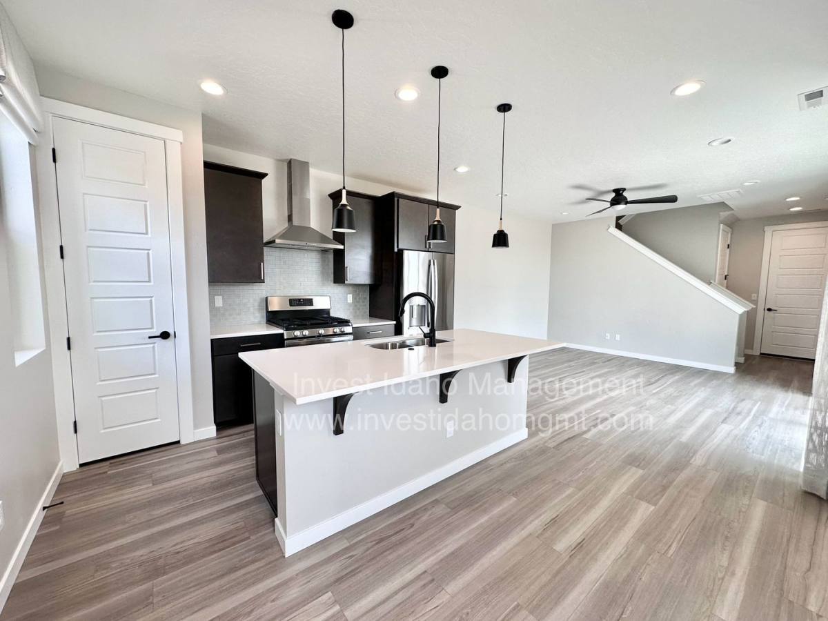 Townhouse for rent at 373 N Stone Canyon Lane, Star, ID 83669