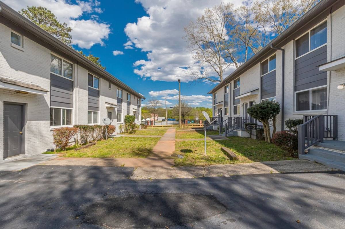 Townhouse for rent at 2959 Forrest Hills Dr SW, Atlanta, GA 30315