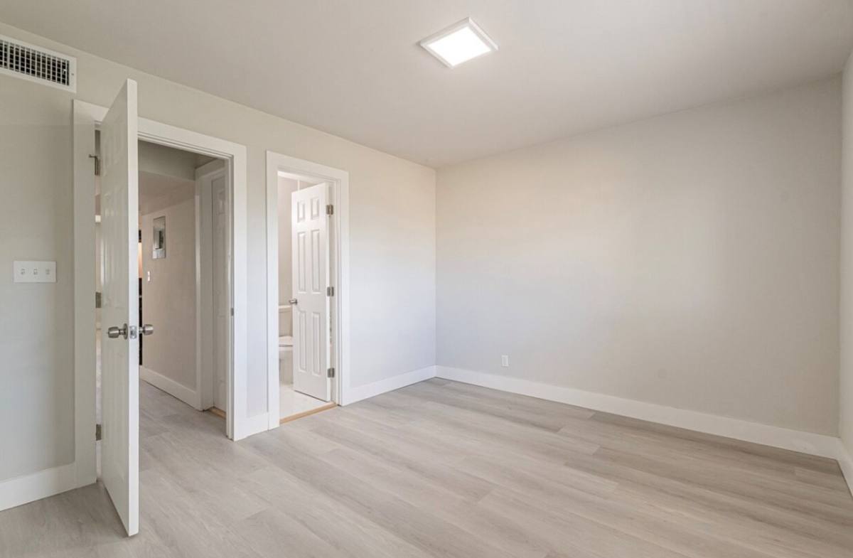 Townhouse for rent at 2959 Forrest Hills Dr SW, Atlanta, GA 30315