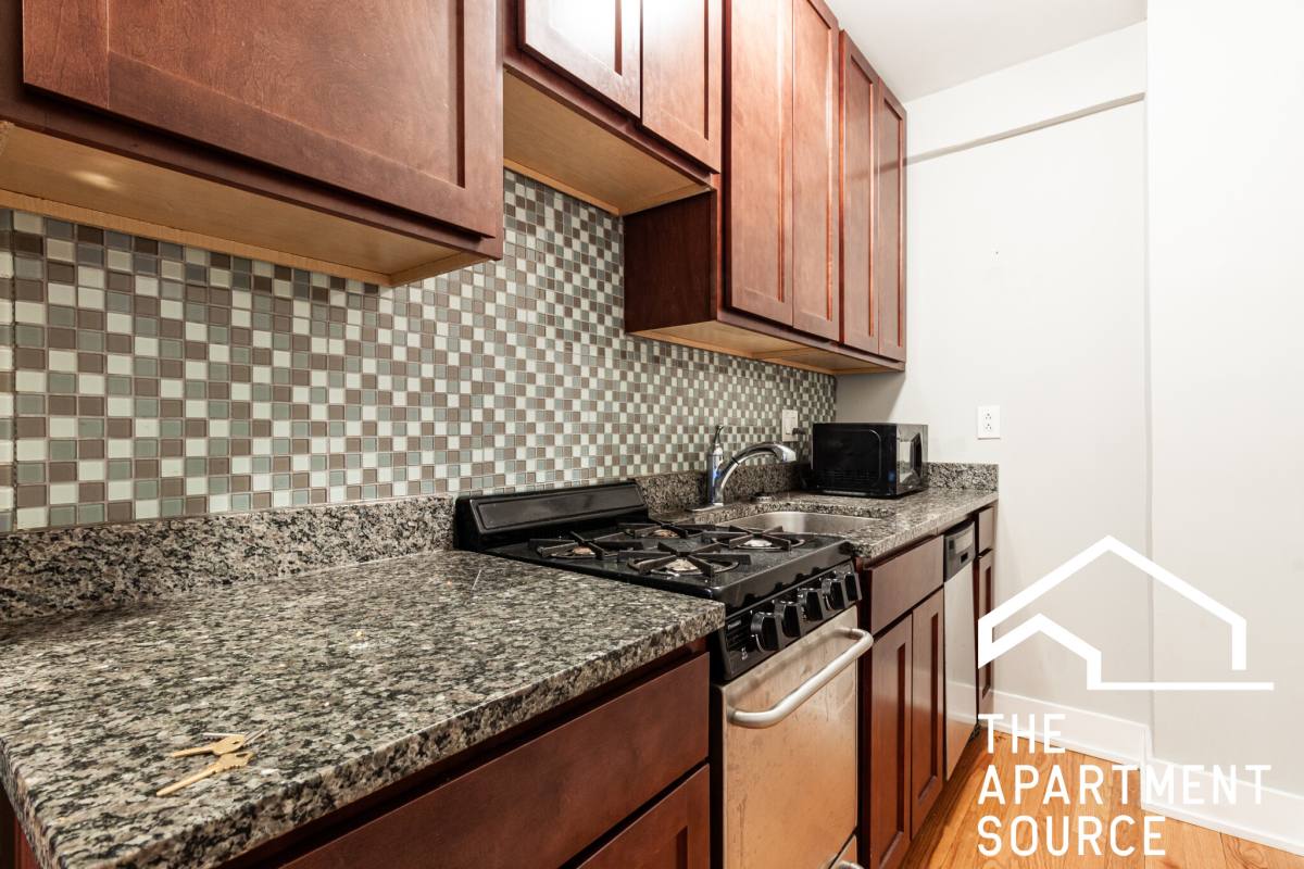 Apartment for rent at 425 W Roscoe St #310, Chicago, IL 60657