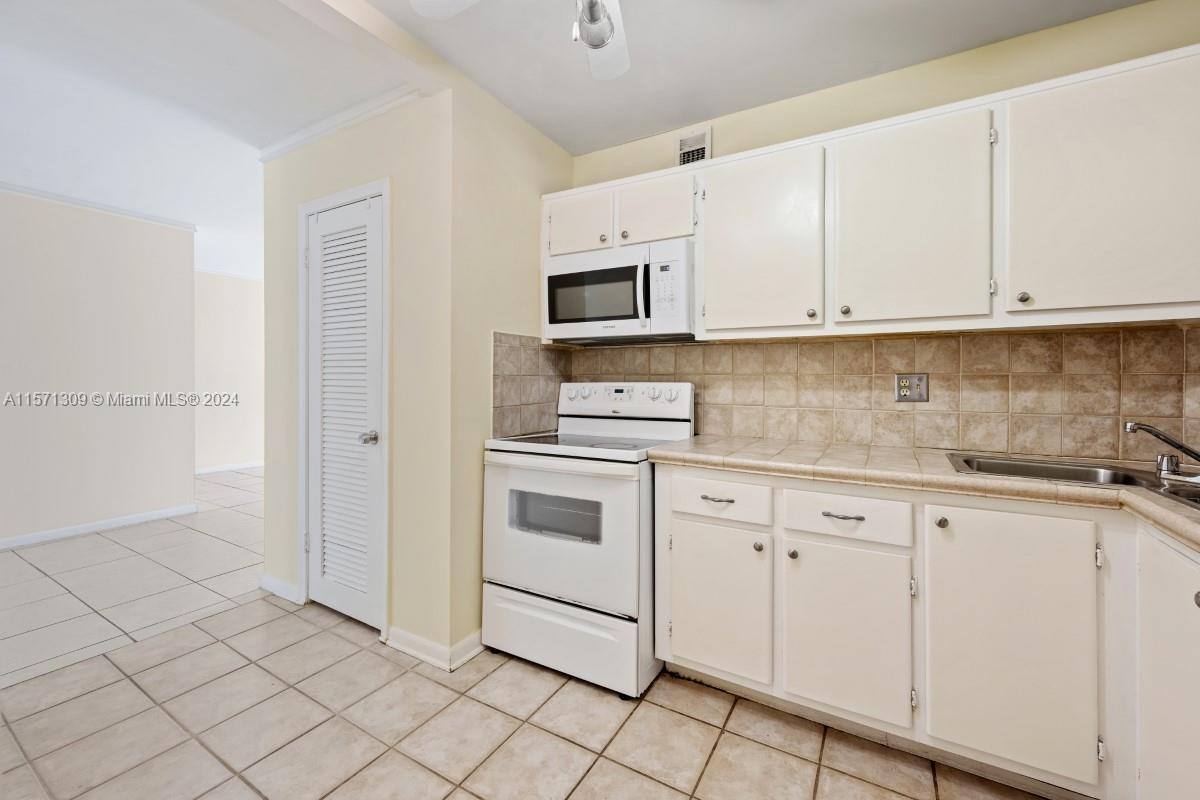 Condo for rent at 124 NE 19th Court #124, Fort Lauderdale, FL 33305